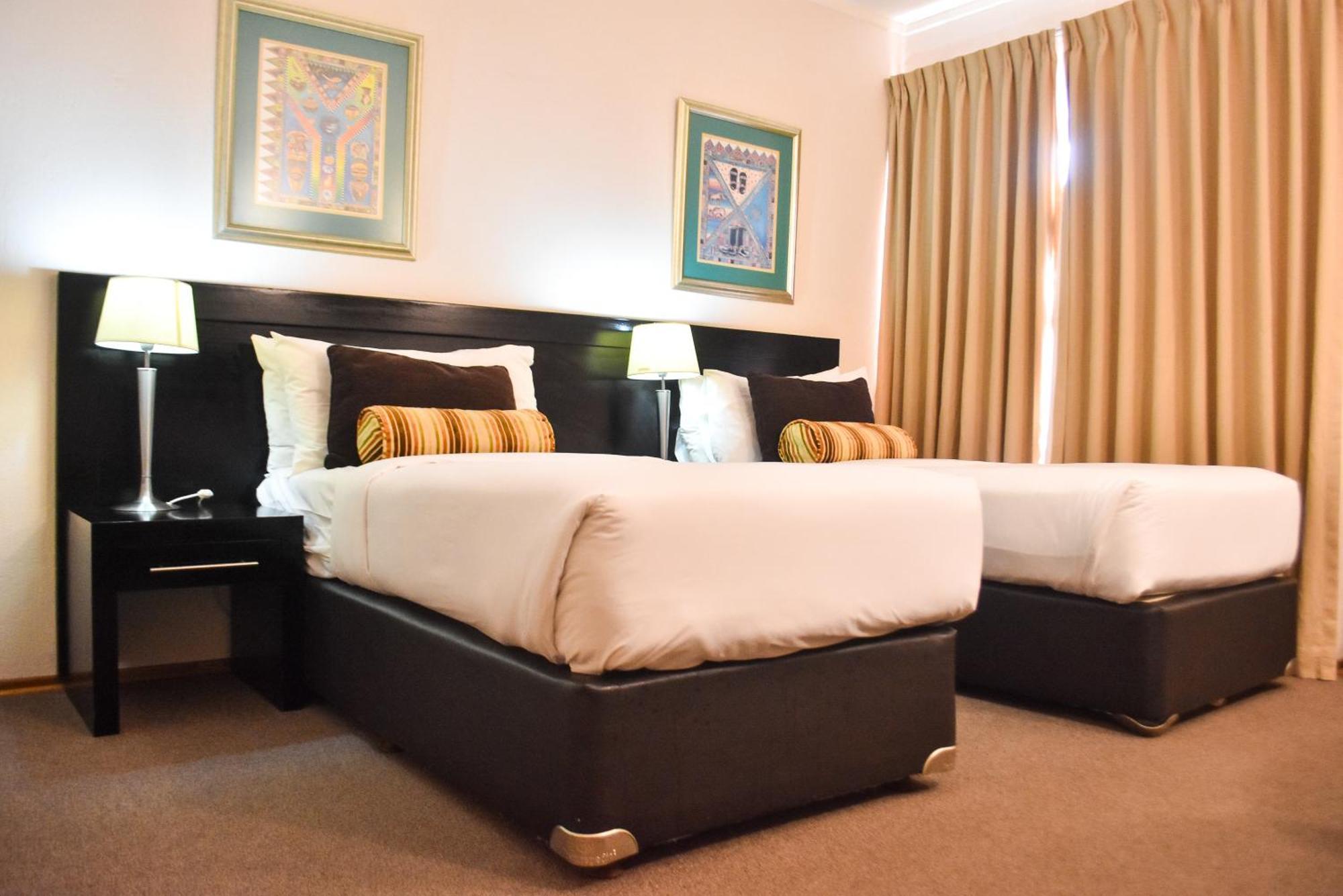 Cresta Bosele Hotel Selebi-Phikwe Buitenkant foto